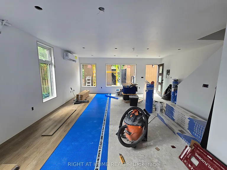 1103 Dufferin St #GARDEN — Photo 5