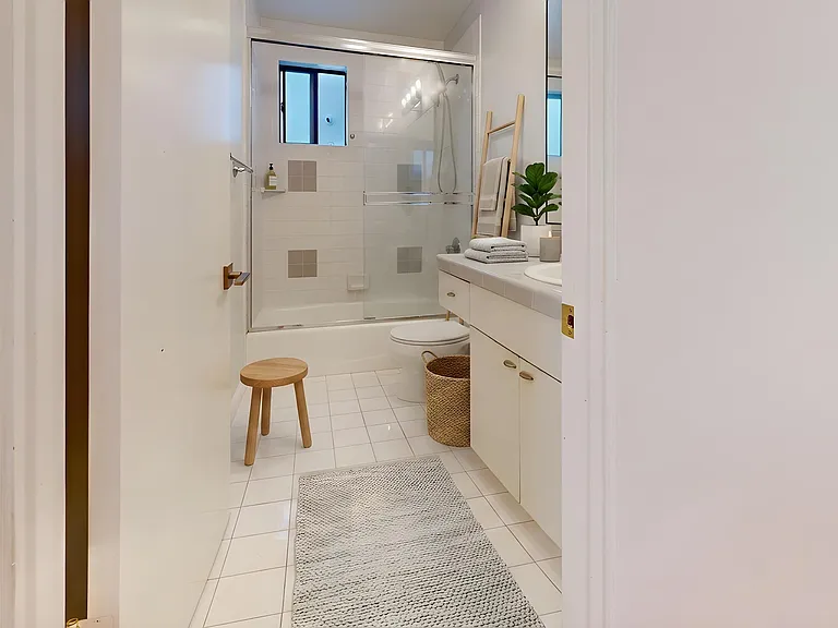 1318 Manhattan Ave — Photo 15