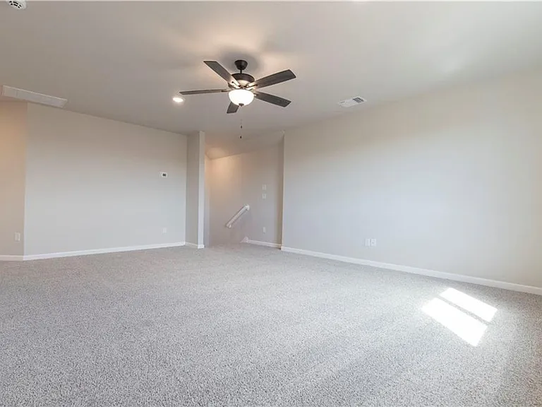 16300 Marsha Dr — Photo 11