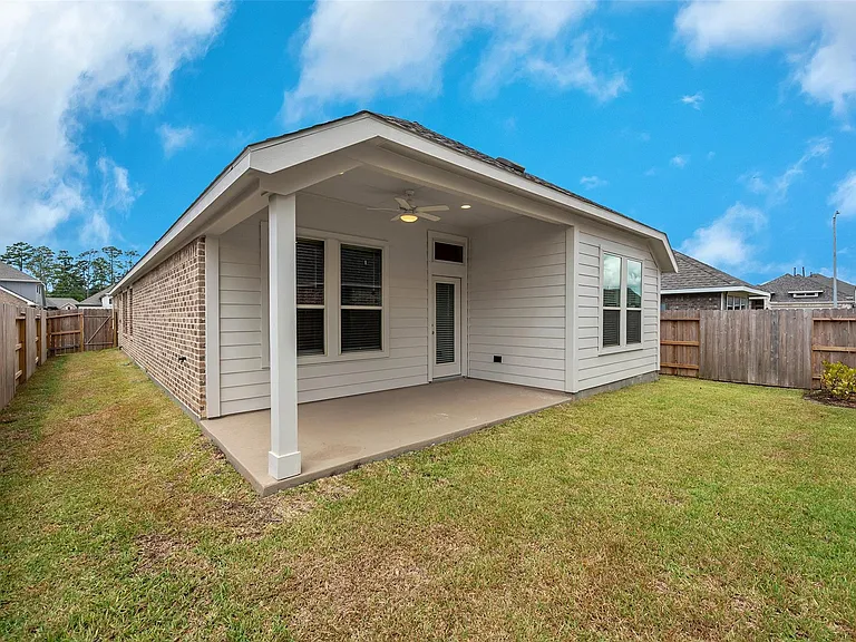 1328 Wicklow Forest St — Photo 32