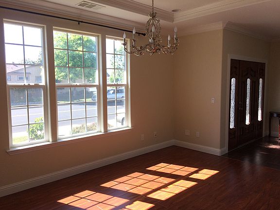 5th image of 2493 Ascot Way