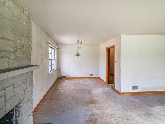 5th image of 843 N Memorial Dr