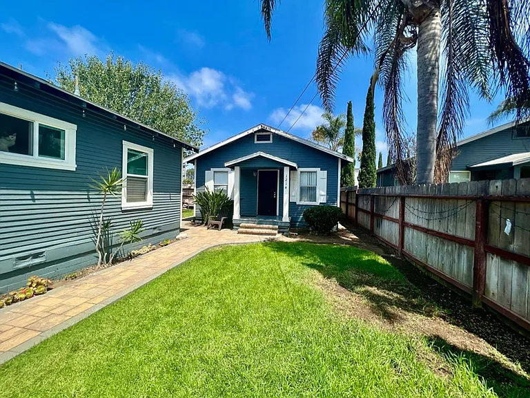 1214 Mitchell St — Photo 3