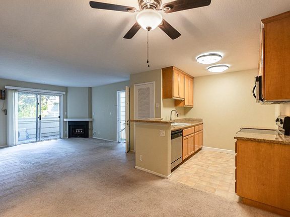 3rd image of 2665 Somerset Park Cir