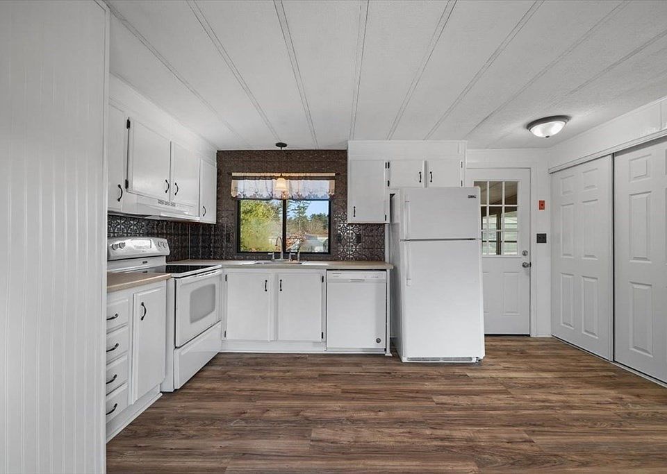 15 Washington Park, Carver, MA 02330 Zillow