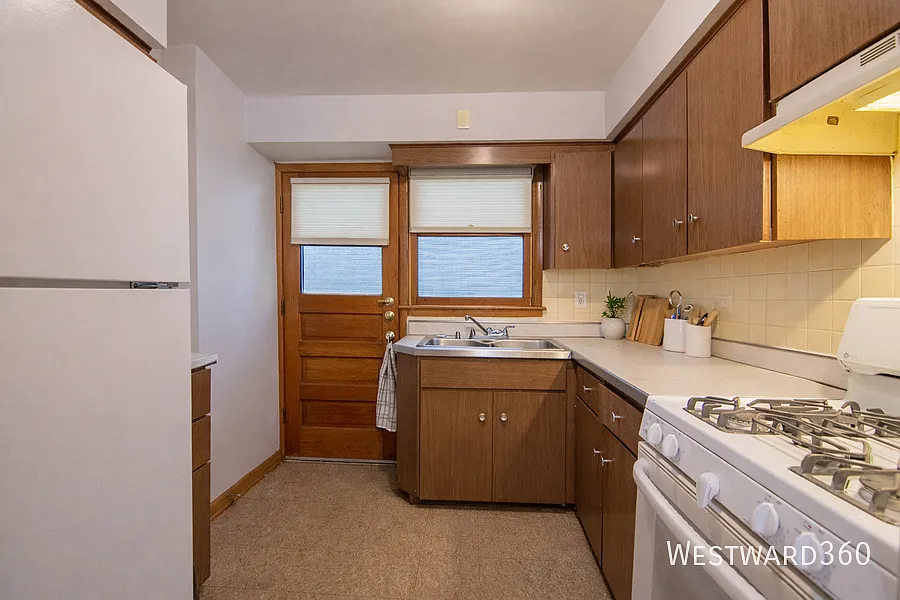 1 Bedroom Apartment Riverdale, IL — Photo 4