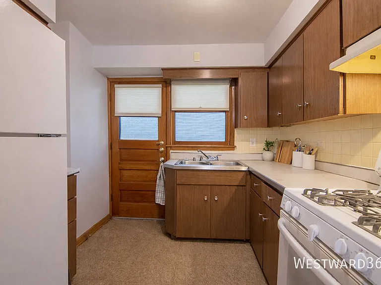 14132 Highlawn Ave #2 — Photo 4