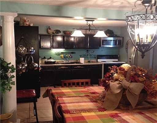 3rd image of 3007 Andrew Ave