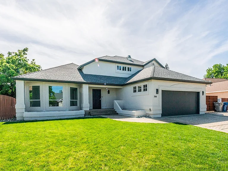 366 River Park Dr — Photo 1