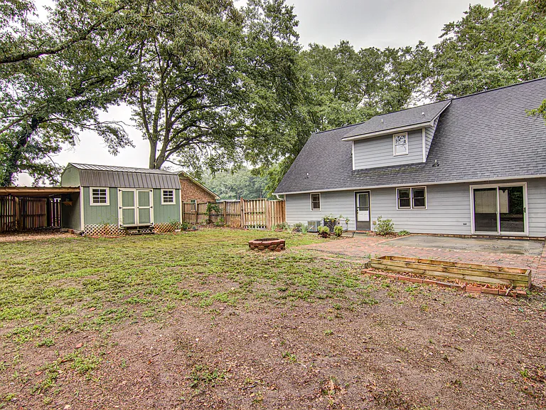 2315 Treetop Ln — Photo 38