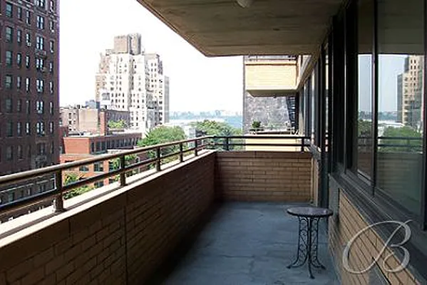 Rented by Bellmarc Realty | media 27