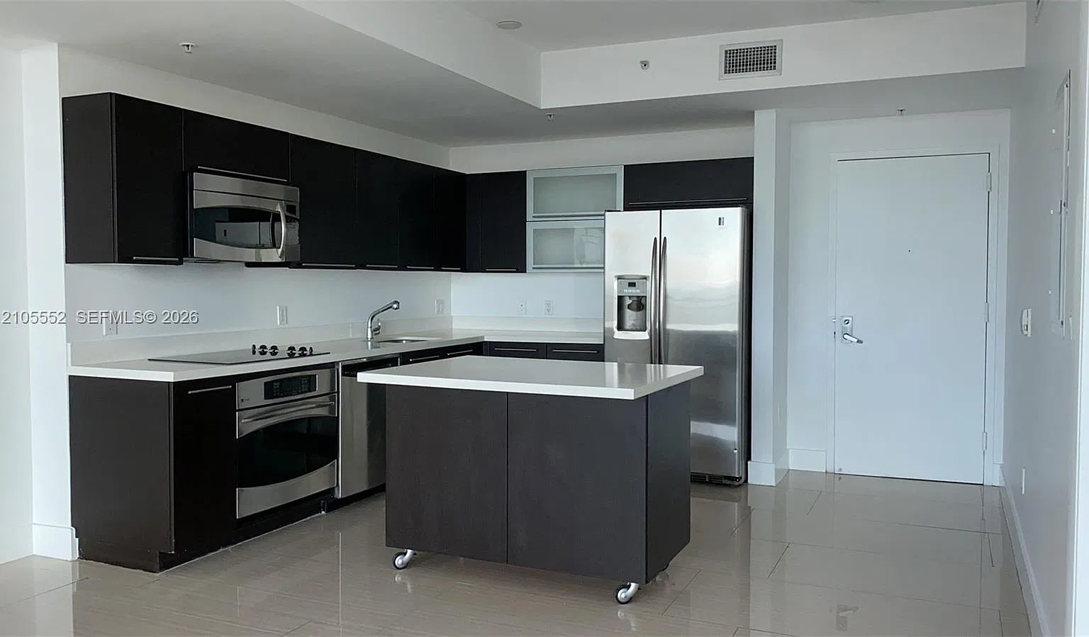 Ivy Condo — Photo 3