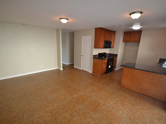 5th image of 2772 Bridgeford Dr