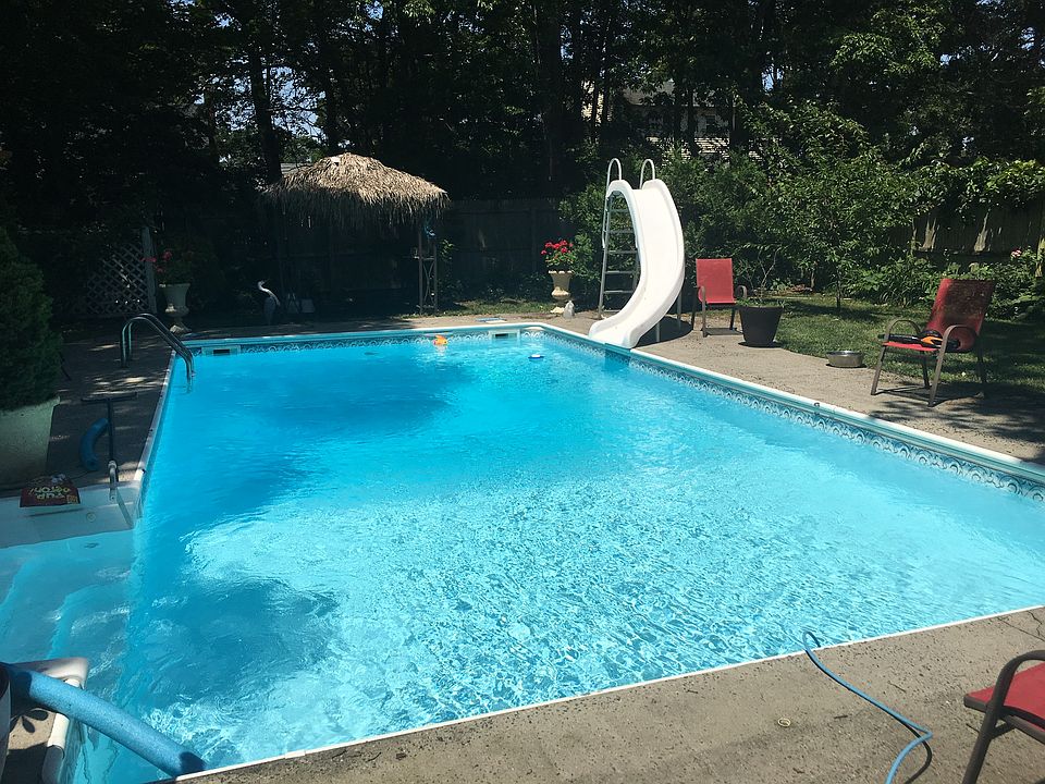 1st image of 89 Parkwood Dr