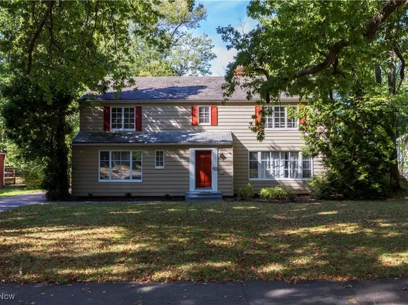 2090 Newbury Dr, East Cleveland, OH 44112