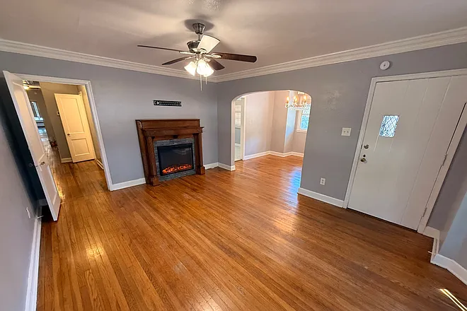 1812 York Ave — Photo 8