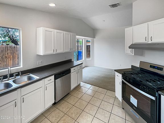 2nd image of 5822 S Mahan Dr
