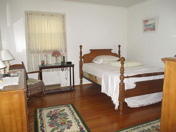 5th image of 404 Midland Ave