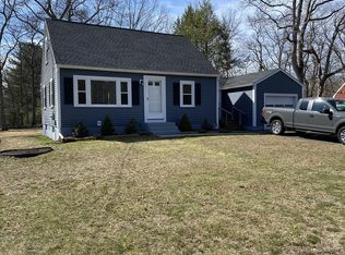 81 Oak St, Foxboro, MA 02035