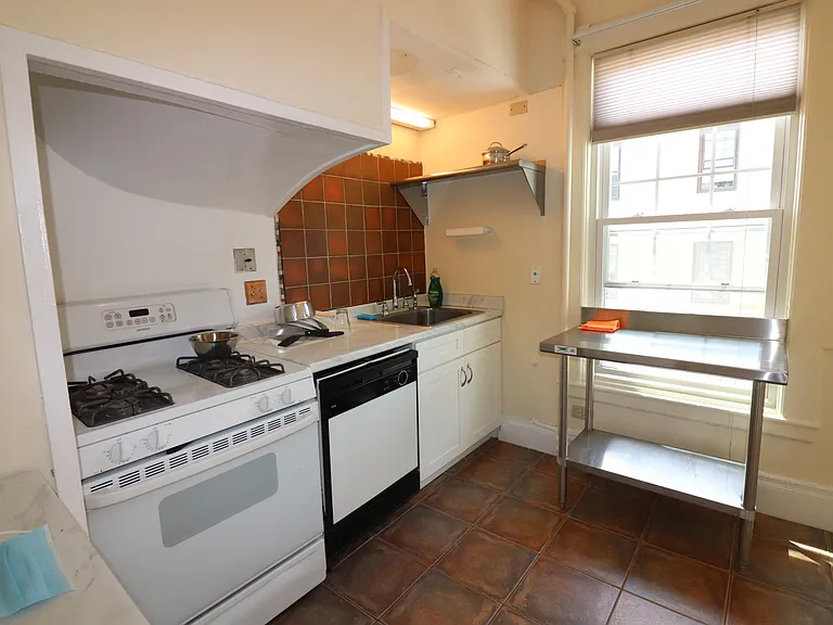 83 Longwood Ave #6 — Photo 5