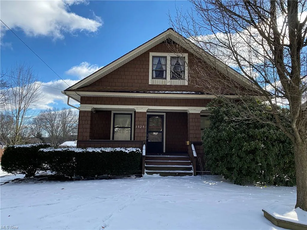 1329 Youll St photo 1