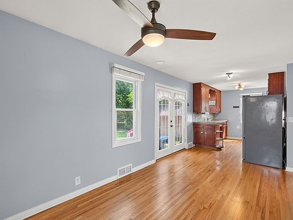 5th image of 4928 Abbott Ave N