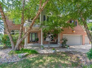 8216 Deer Run St, Lenexa, KS 66220