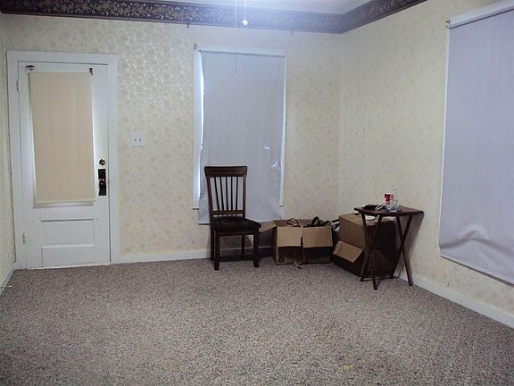 4th image of 235 S Merchant St