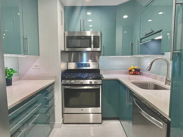 333 Pearl St APT 8J, New York, NY 10038