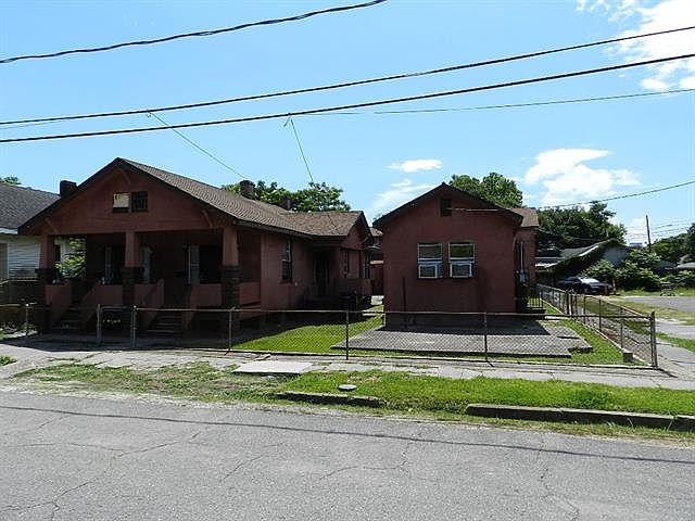 1st image of 2121 De Armas St