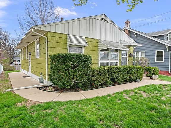 3rd image of 2374 33rd St