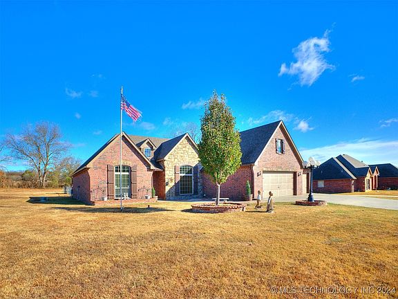 3rd image of 14593 Eagle Dr