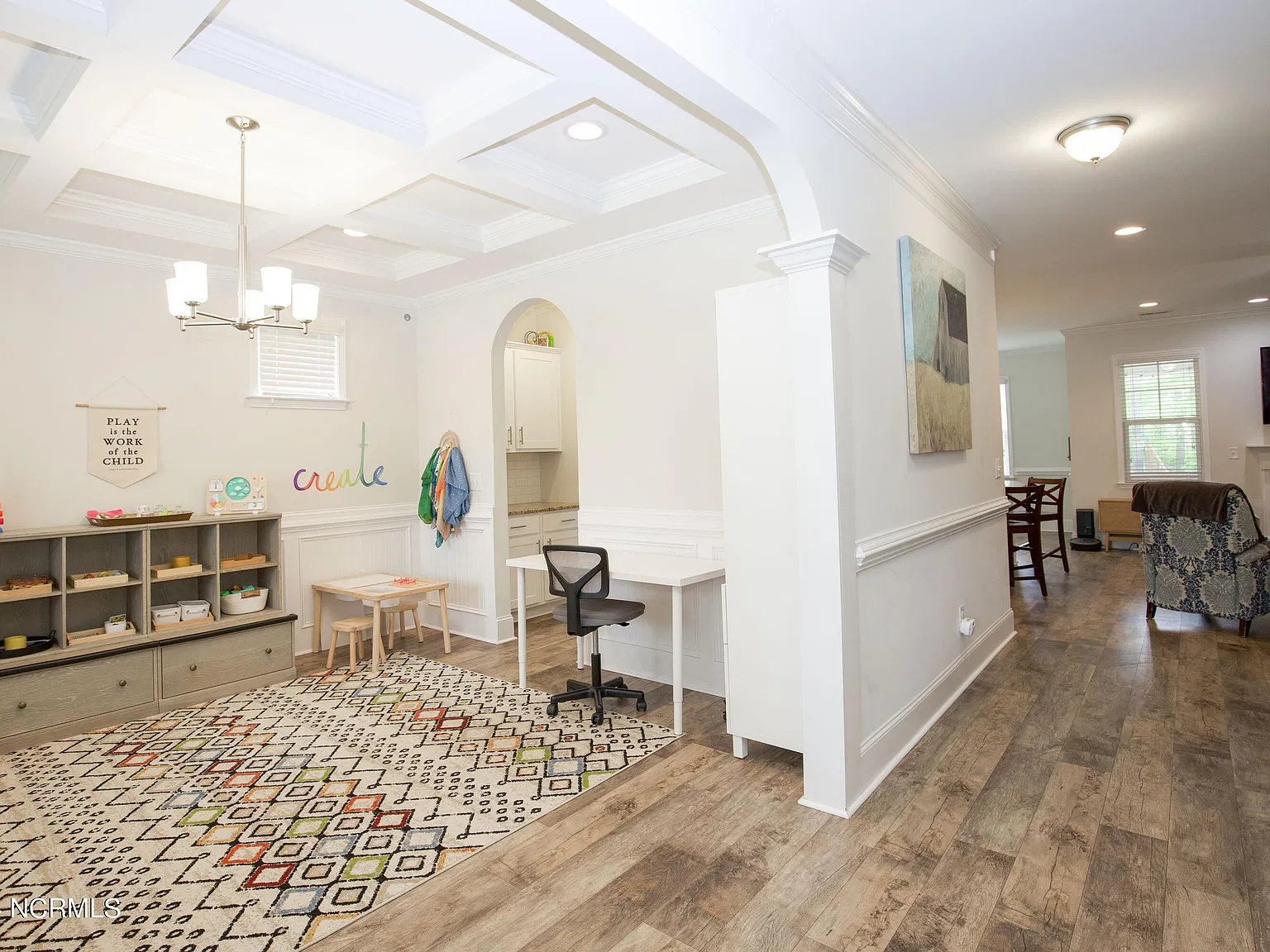 5 bed, 3.0 bath, 2950 sqft, $3,100 — Photo 4