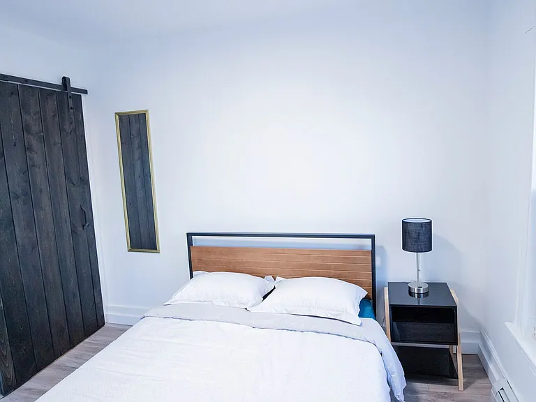 127B Howe St #2 — Photo 5