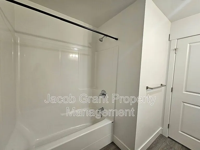 6133 N Freedom Ave #4 — Photo 11