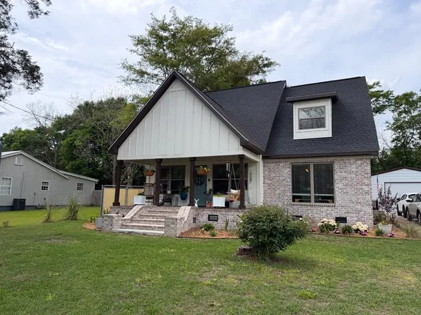 616 Cleveland St, Headland, AL 36345