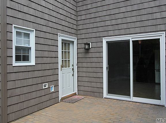 2nd image of 10 Club House Ct #10