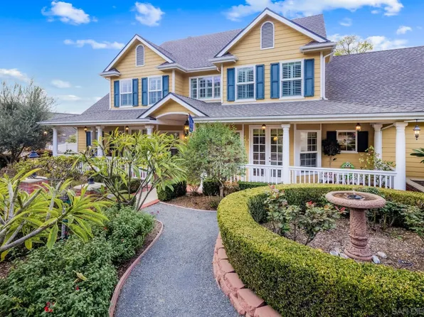 2035-41 Mango Gln, Vista, CA 92084