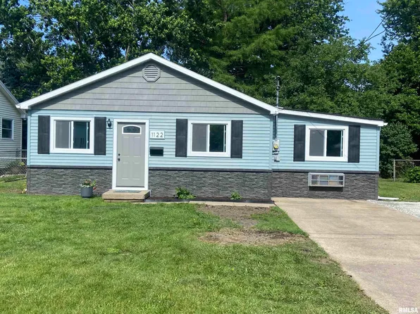 1122 S Illinois St, Lewistown, IL 61542