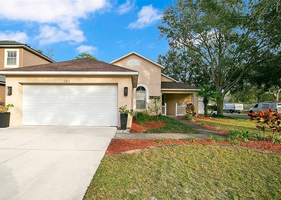 1st image of 1915 PALMETTO PINE LANE