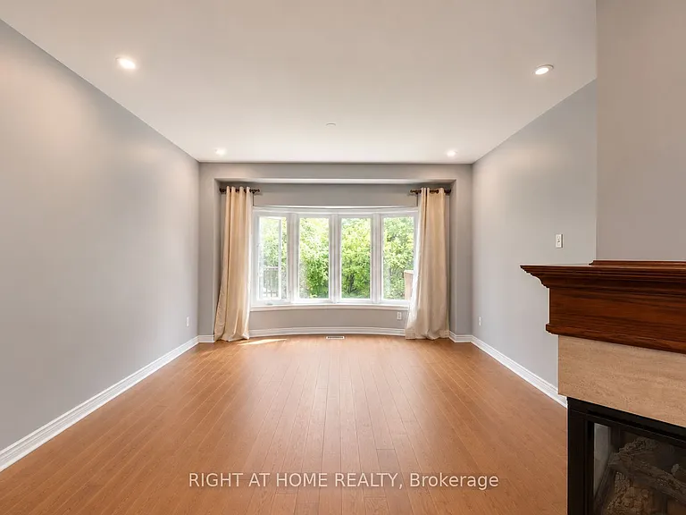 2233 Rockingham Dr — Photo 10