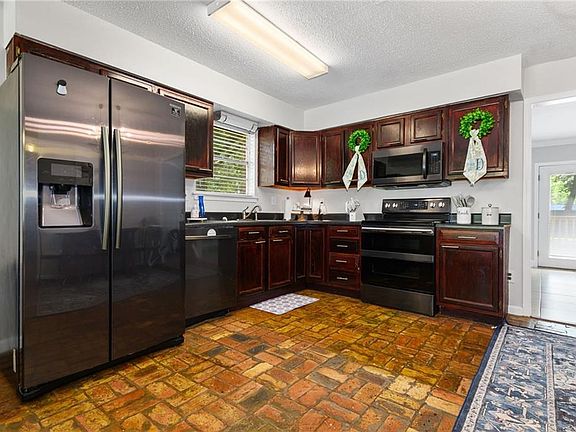 4th image of 11233 Old Moffat Rd