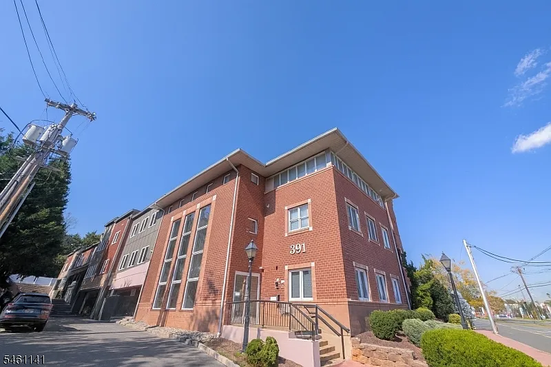 2 bed, 2.0 bath, $3,900 — Photo 4
