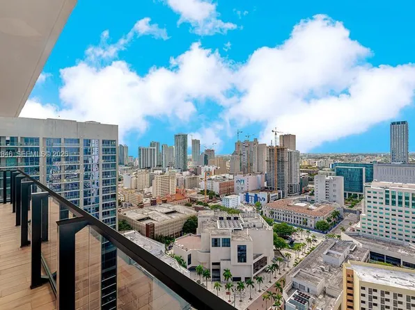 398 NE 5th St #2418, Miami, FL 33132