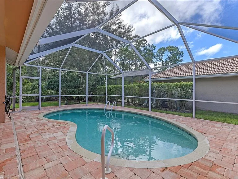 1032 Tivoli Ln — Photo 15