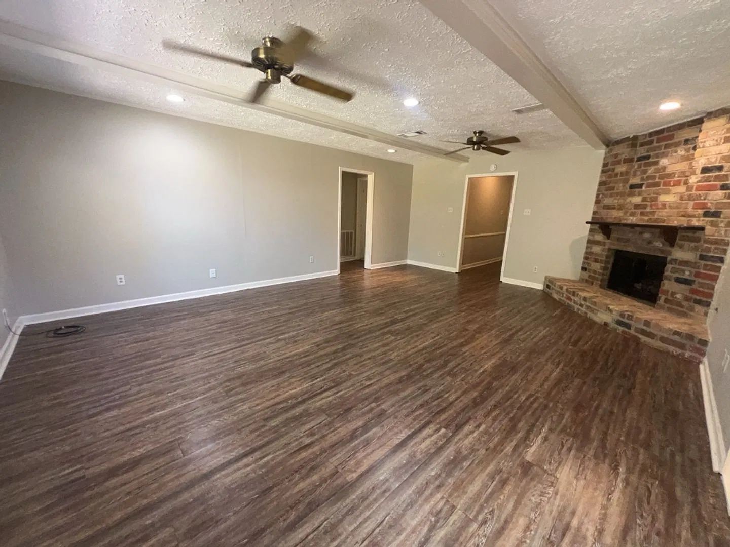 3107 Jenny Dr- Ask about our No Cash Security Deposit Option — Photo 2