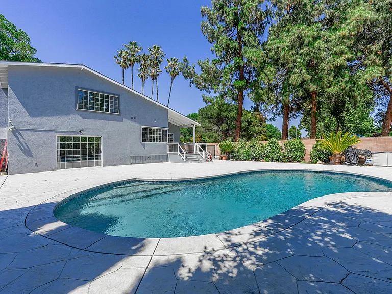 20212 Valerio St — Photo 3