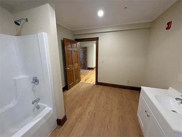 96 Hammond St #321 — Photo 10