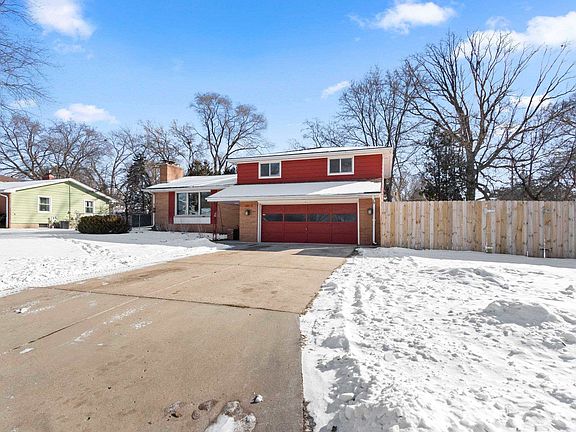 3rd image of 3263 S Clay St