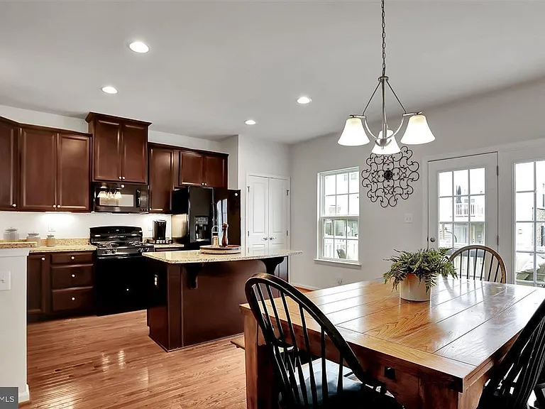 114 Chamomile Ct — Photo 5